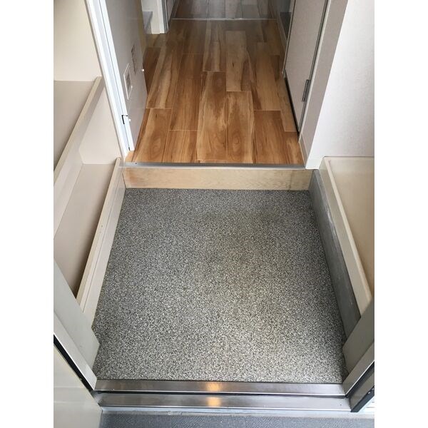 コア・パレス 玄関