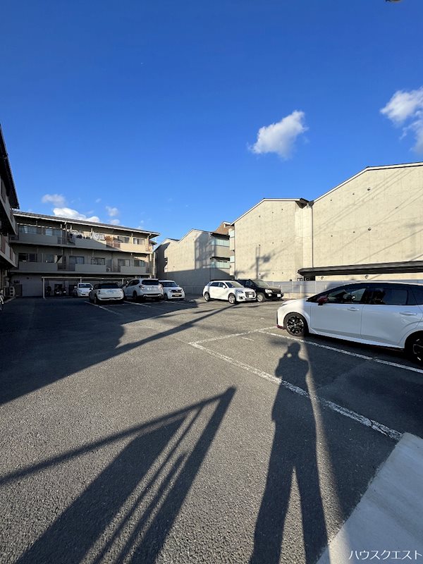 エスカローナ玉田 駐車場