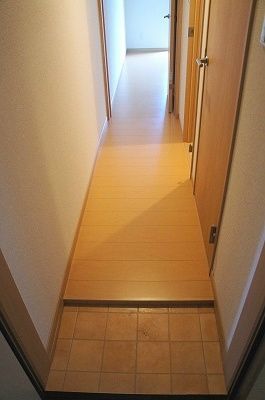 メゾン・ド・プラネット 玄関