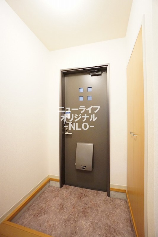 リバーサイドフレアⅡ 玄関