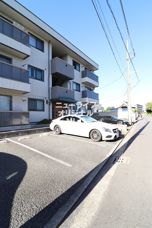 リバーサイドフレアⅡ 駐車場