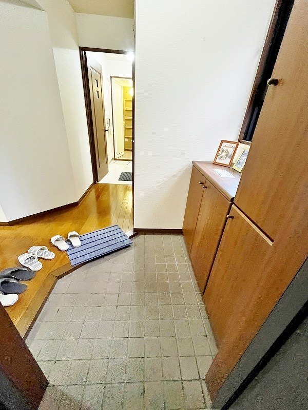 ロワールイン守恒  玄関