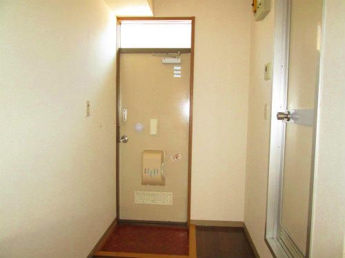 シティハイムＮＡＶＡ  玄関