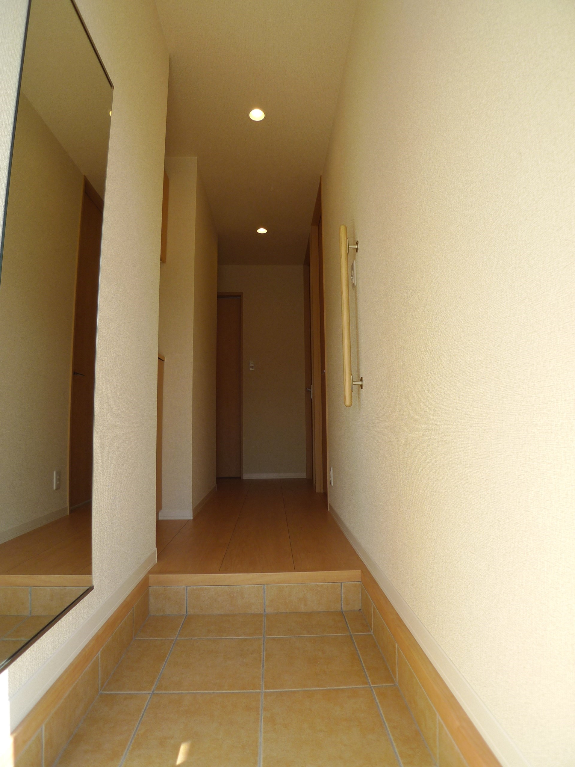 エンカーサ宝殿　B棟 玄関