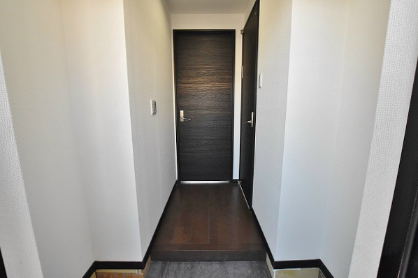 エルザビル馬借47 玄関