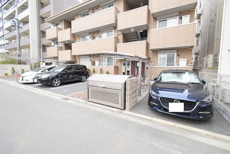 エトワール 駐車場