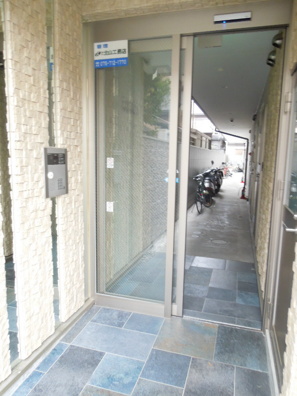 フォルトゥーナ中堂寺 エントランス