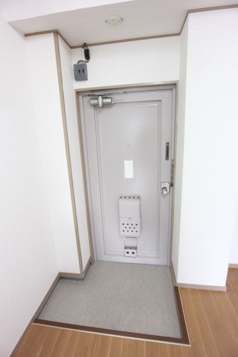 マンション輪泉 玄関