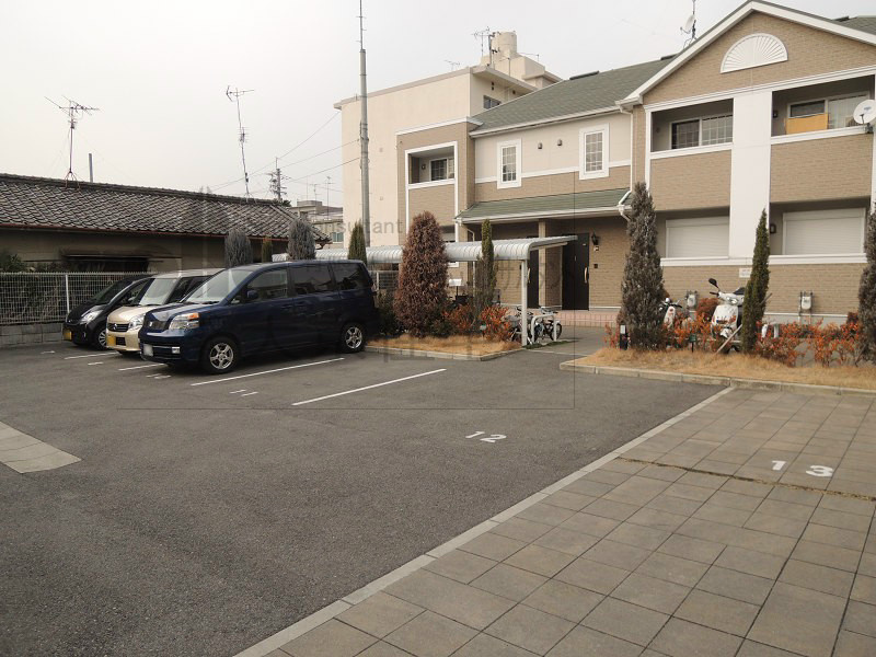 エスポアールナカタニ 駐車場