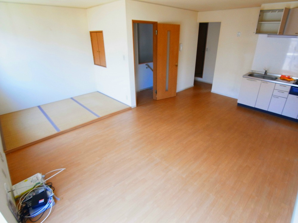 アンサンブル・コートB リビング