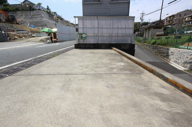 静岡県浜松市中央区鹿谷町10-25 駐車場