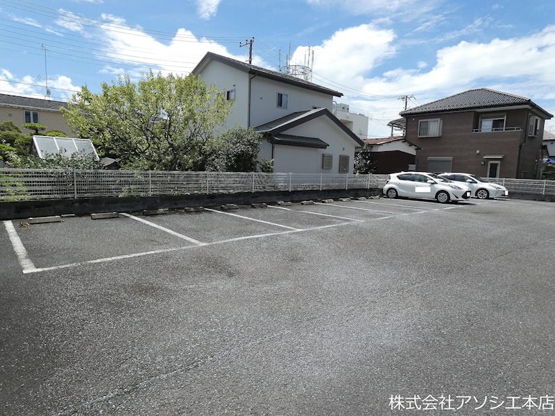ハイカムールＳＴ 駐車場