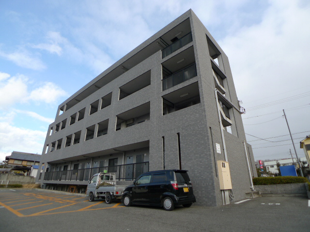 防音、耐震性に優れた鉄筋コンクリート造です。