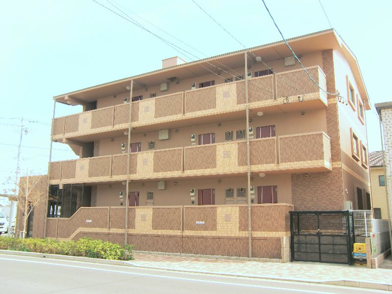 ラ・メゾンアンソレイユ 102号室 外観