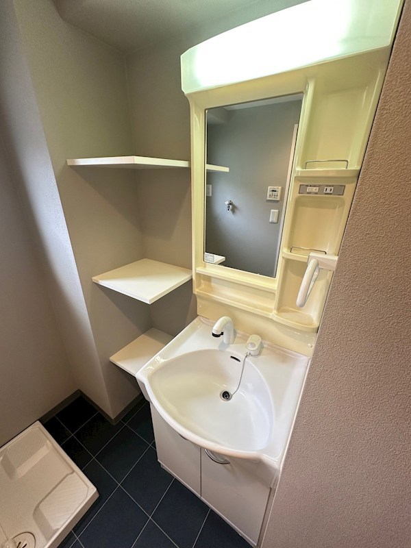 マーヴェル鶴見 玄関