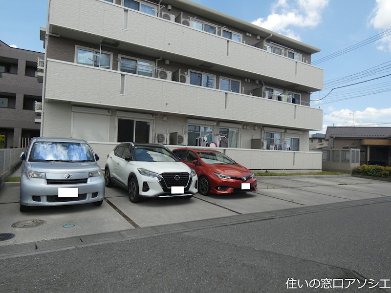 サニークロスＺ 駐車場