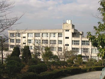 コージーコート法善寺 中学校