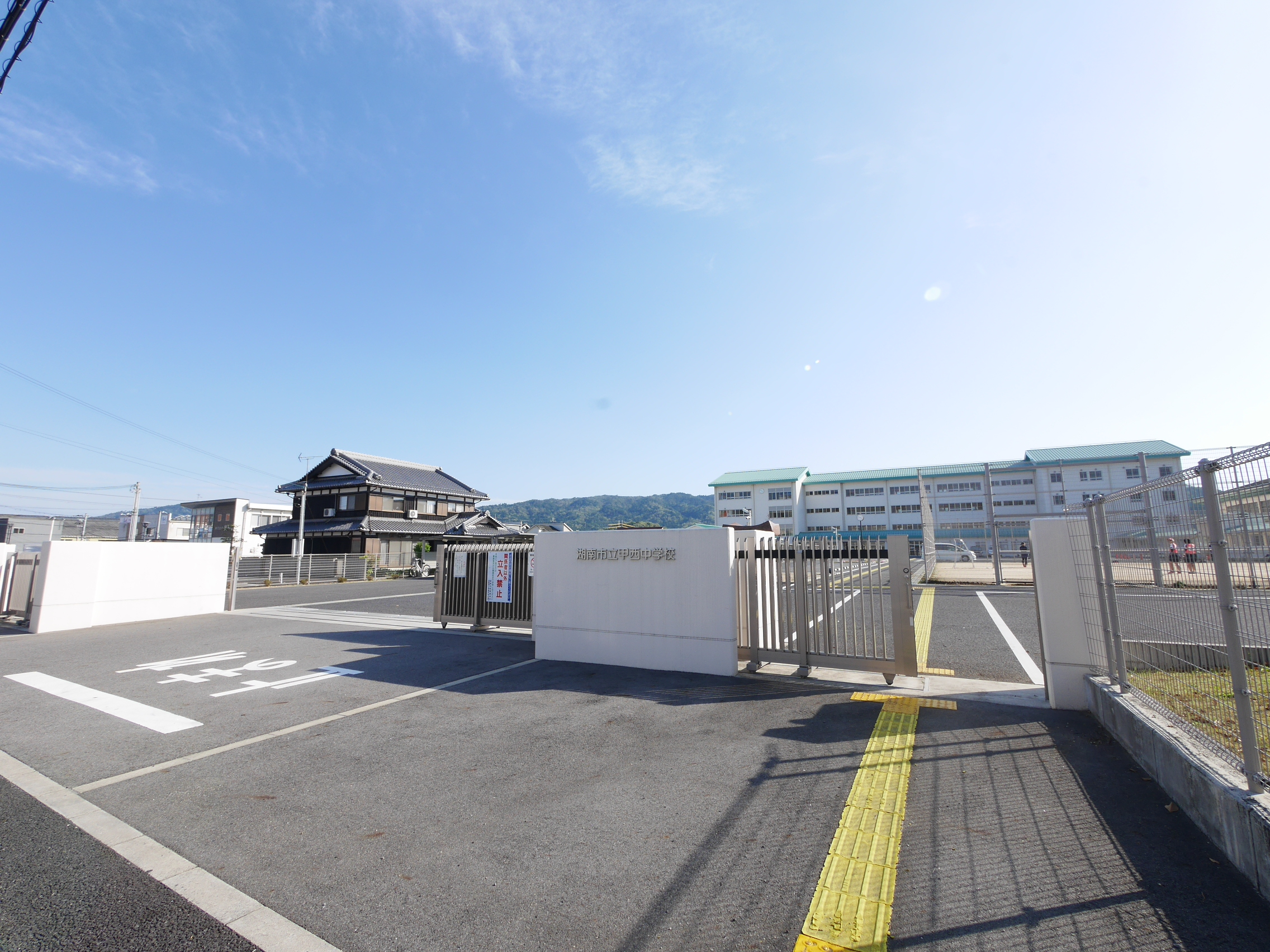 タウンハウス森北Ｂ棟 中学校