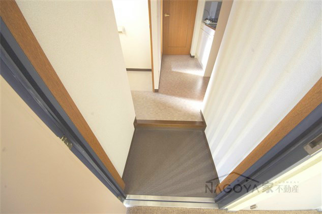 アーバンコート小松 玄関