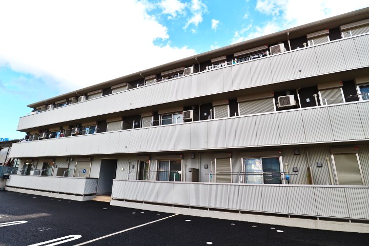 クレアドルーン越谷 外観写真