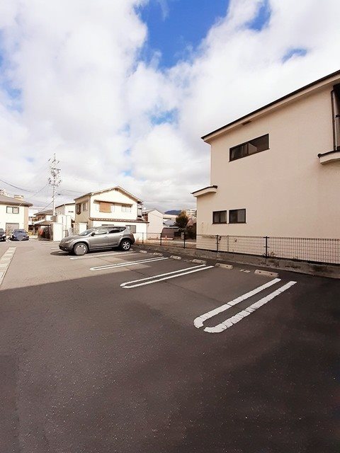 深志M.Oマンション 駐車場