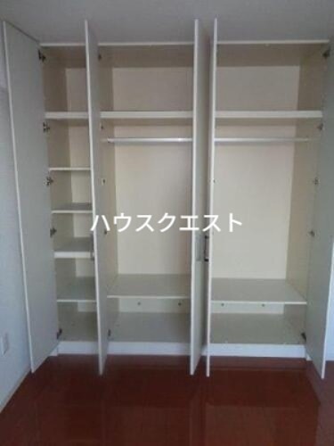 サーパスシティ西院日照町 収納