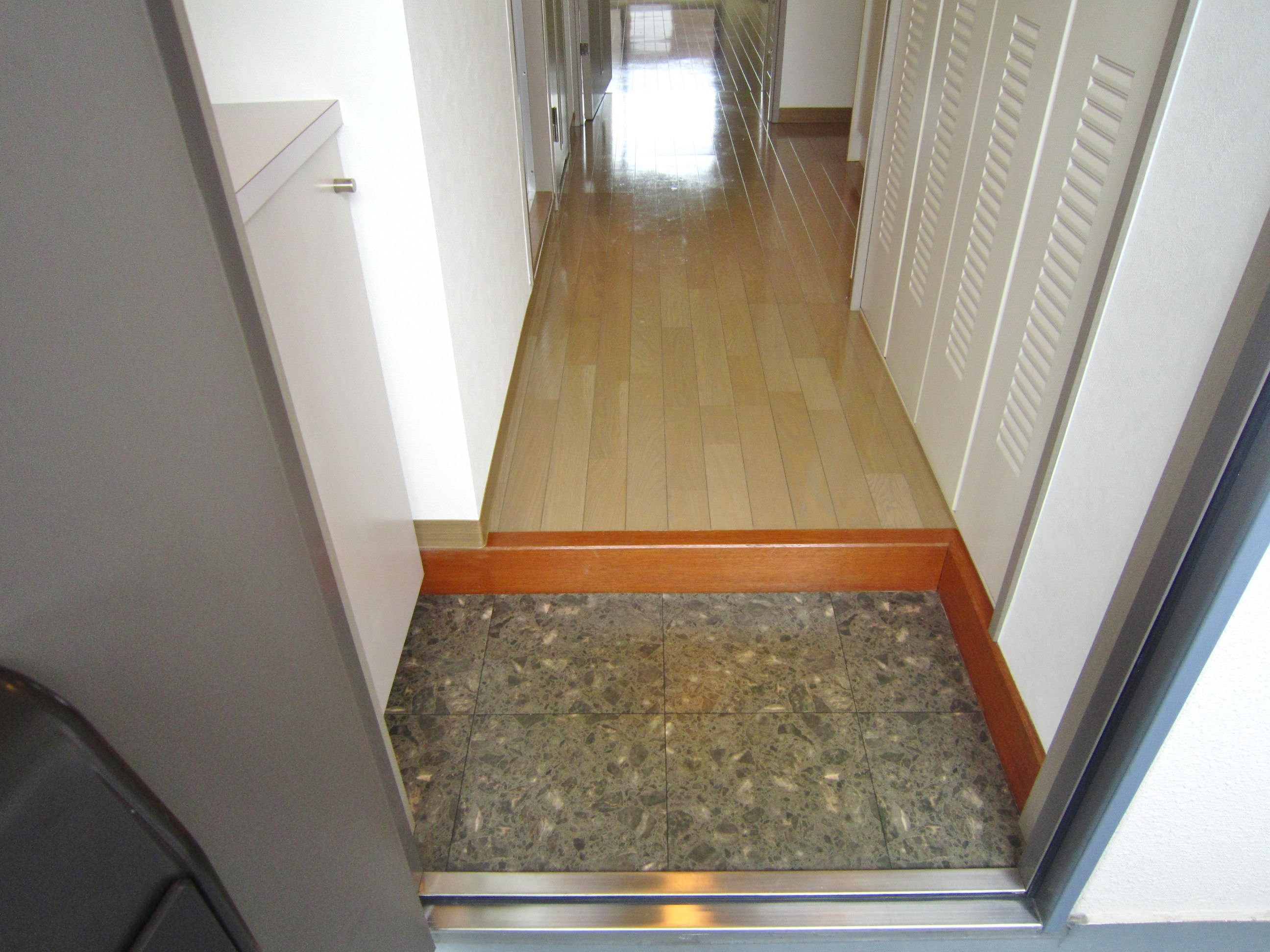 グラントア 玄関