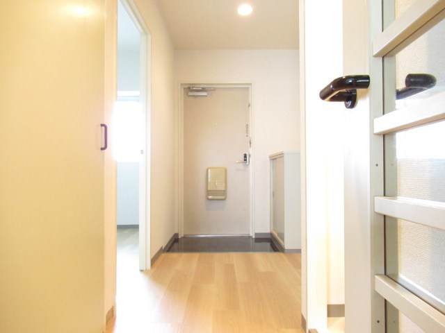 プレスト・コート弐番館 玄関