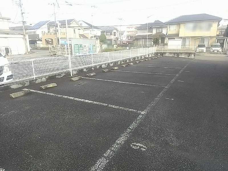レオパレス慶弐番館 駐車場