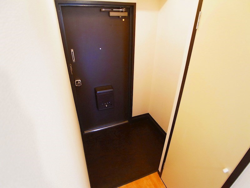 ダイカンプラザ 玄関