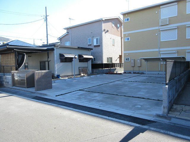 グレイスヴァンベール参番館 駐車場