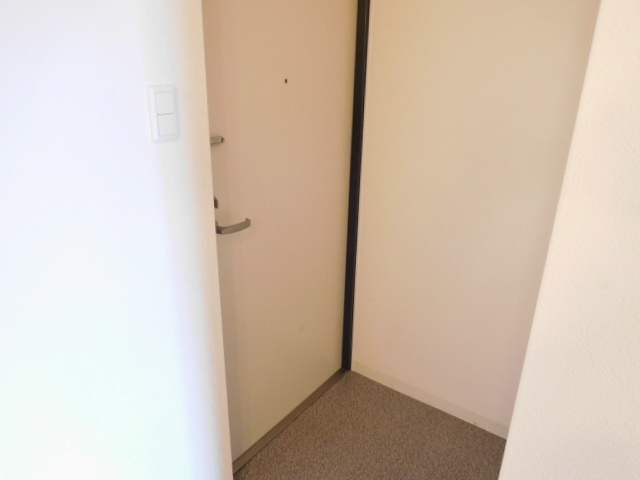 ベンベヌティー 玄関