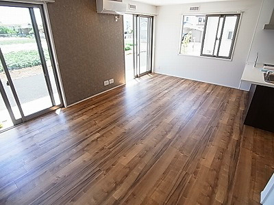 プリマヴェーラ（栄町西戸建） リビング