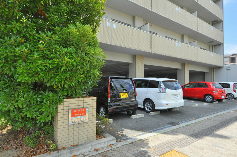 メゾンプチチェリー 駐車場