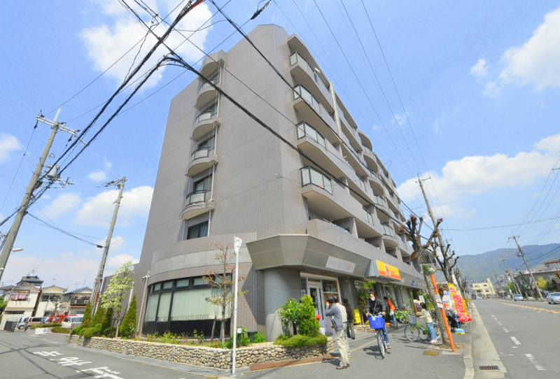 プロスベール高安 外観