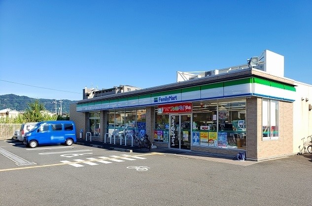 メルヴェイユー山本 コンビニ