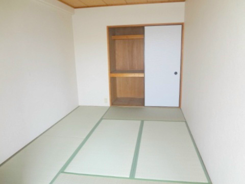 ロイヤル八尾久宝寺 収納