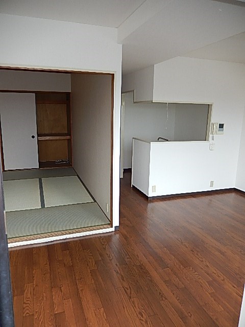 ロイヤル八尾久宝寺 リビング