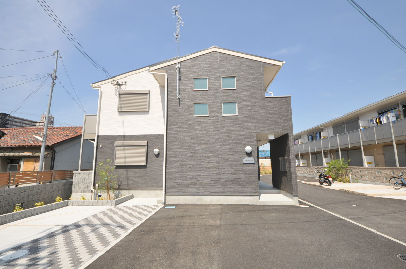 アムールＤ 駐車場