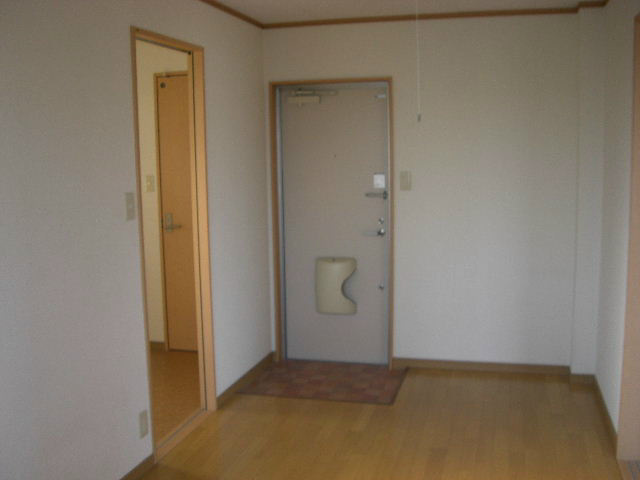 コーポウエムラ 玄関