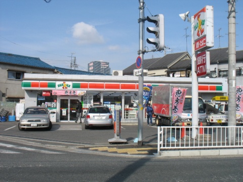 リバーサイド金岡六番館 コンビニ
