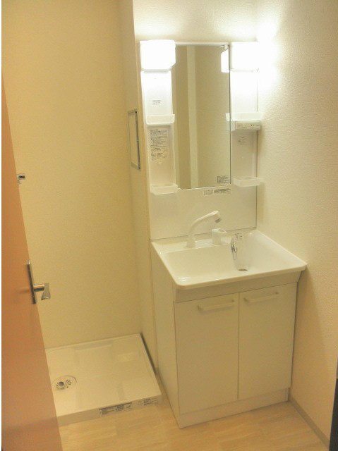 アンプルールフェール六反 洗面所