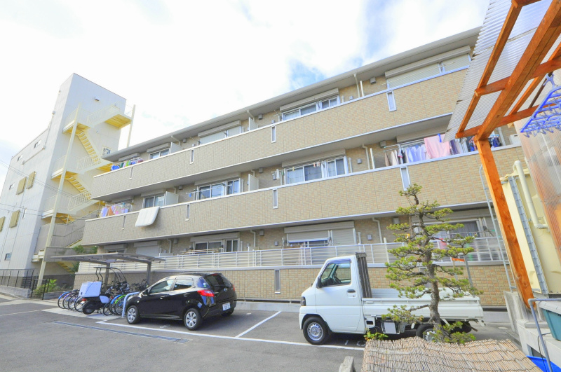 ステラ 駐車場