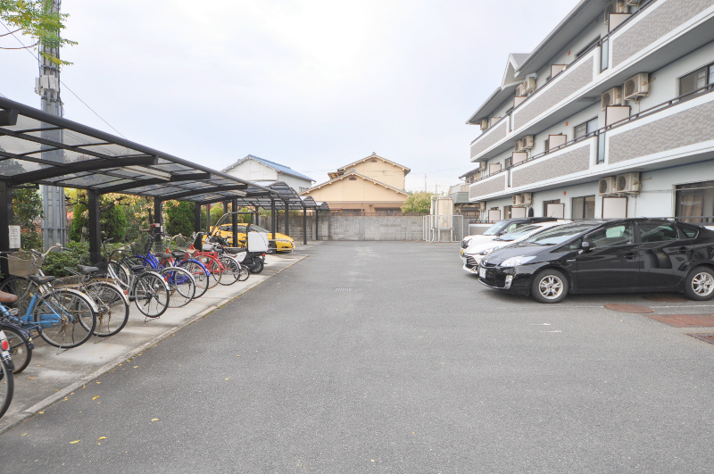 アジュール相生 駐車場