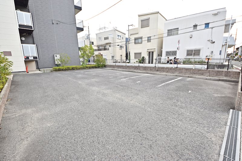 レオパレス太子堂 駐車場