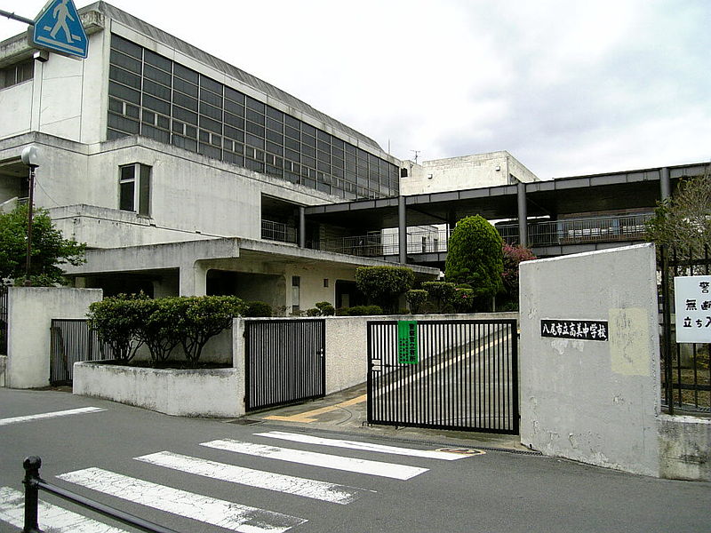 カレミ青山 中学校