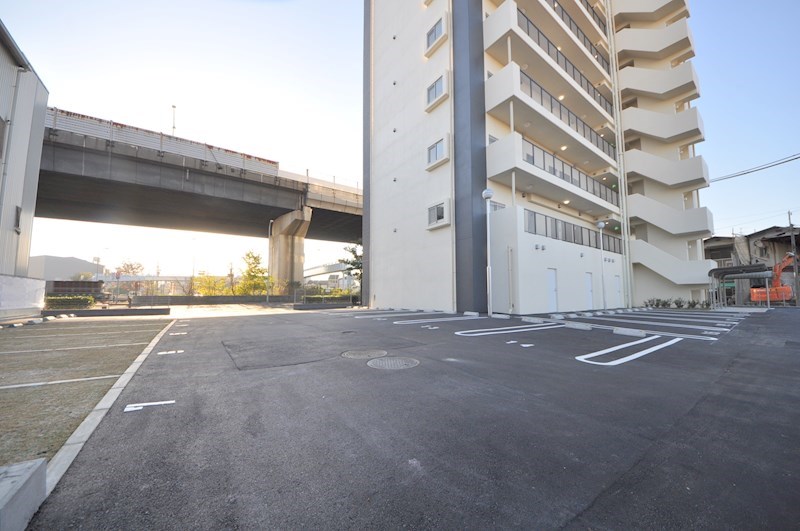 ラ・フォーレ久宝園 駐車場