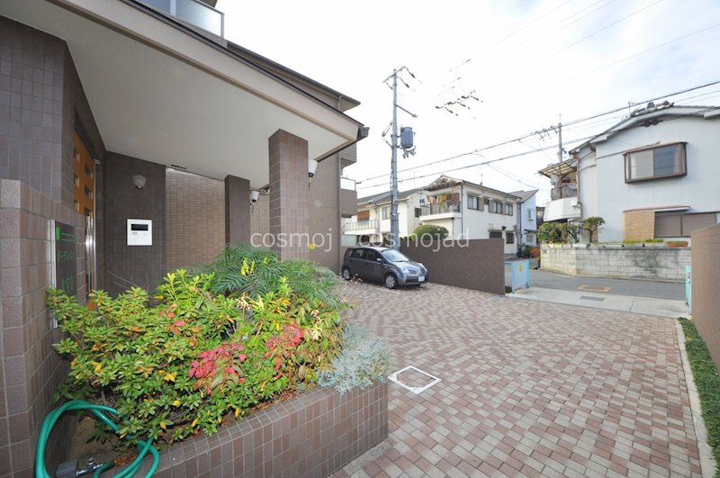 ガーデンパレス久宝寺 駐車場