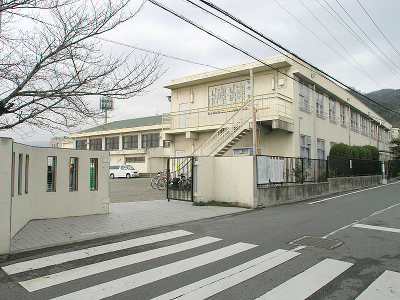ツインコートいたくら 小学校