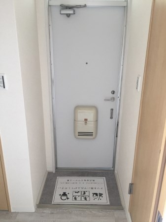 パルコート林 玄関